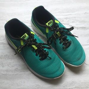 Nike size 8 Running Shoes